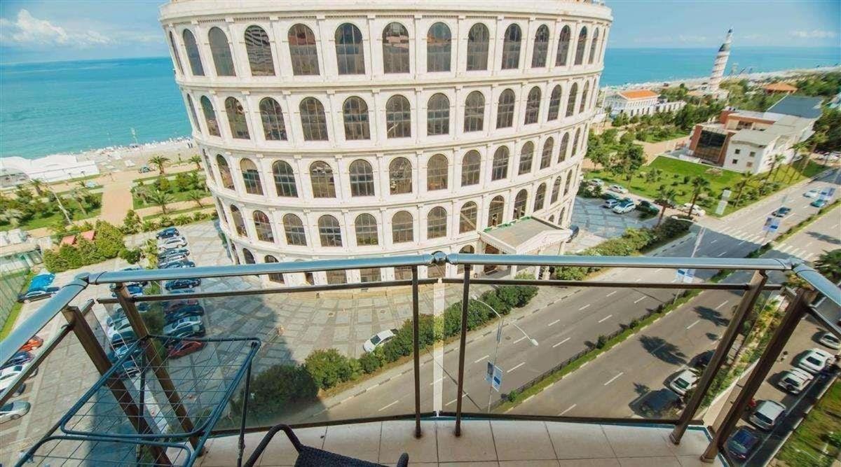 Royal Apartments Batumi Exterior photo