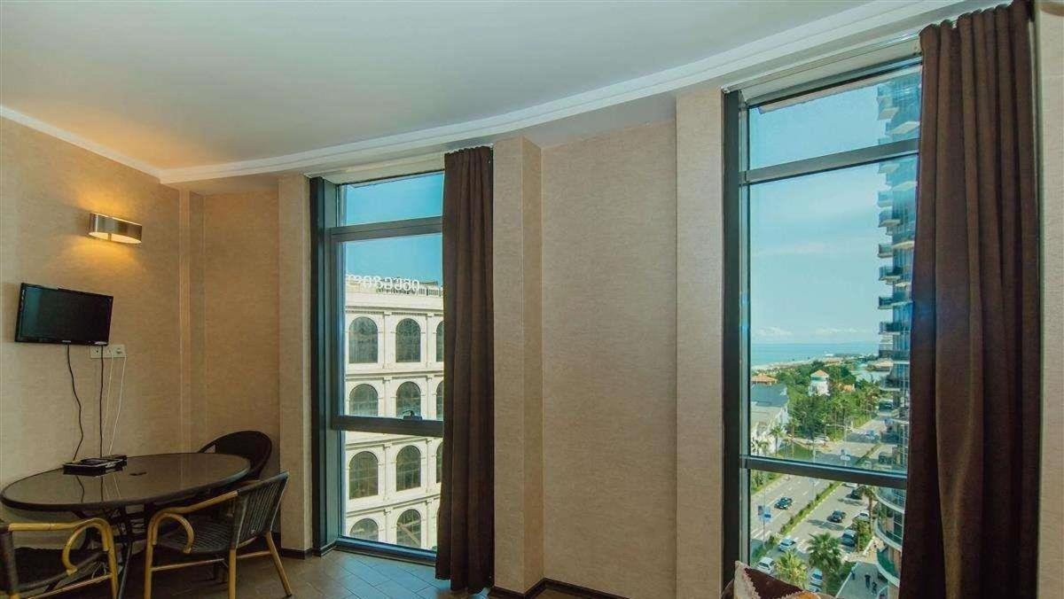 Royal Apartments Batumi Exterior photo