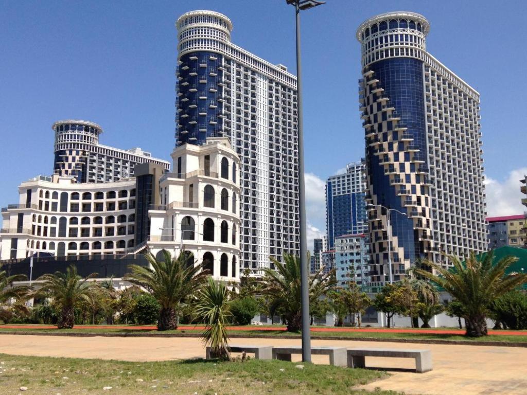 Royal Apartments Batumi Exterior photo