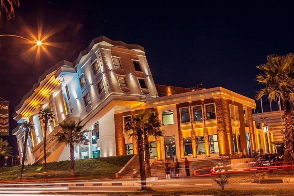 Royal Apartments Batumi Exterior photo