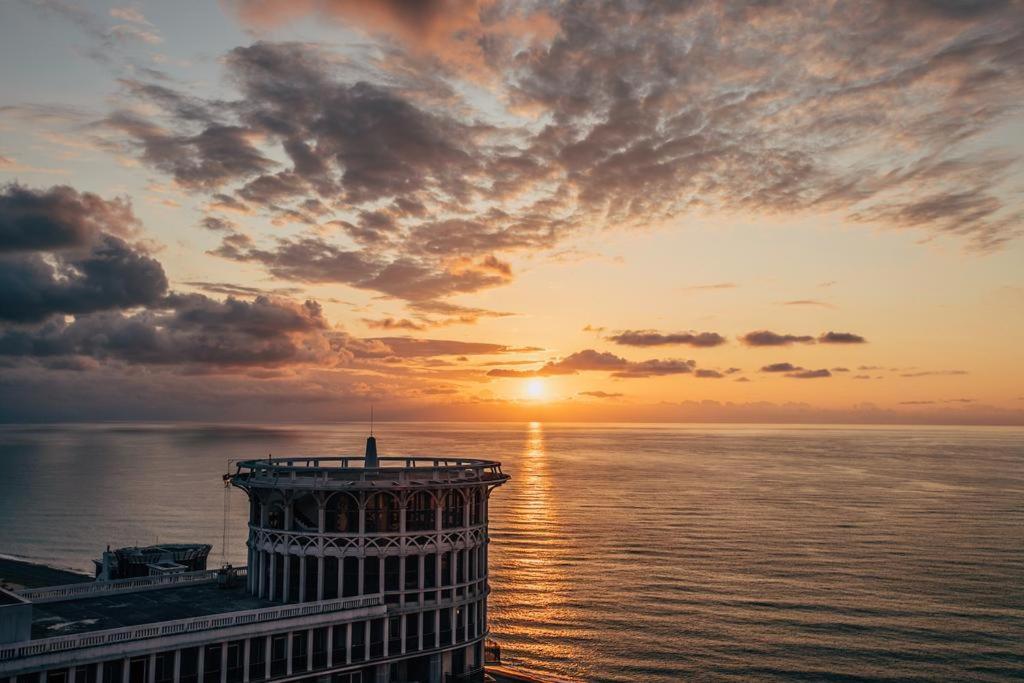 Royal Apartments Batumi Exterior photo